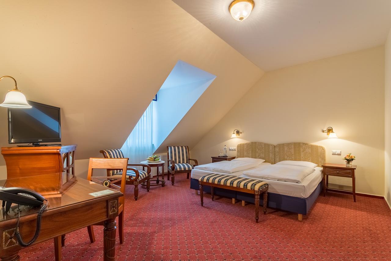 Schlosshotel Neckarbischofsheim Luaran gambar